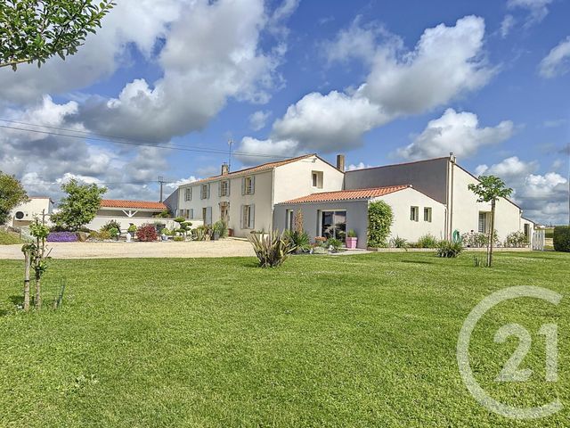 maison à vendre - 10 pièces - 259.34 m2 - LUCON - 85 - PAYS-DE-LOIRE - Century 21 Solution Immobilière