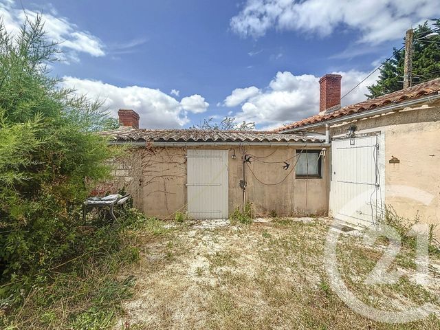 maison à vendre - 7 pièces - 178.6 m2 - ST ETIENNE DE BRILLOUET - 85 - PAYS-DE-LOIRE - Century 21 Solution Immobilière