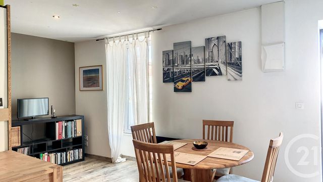 Appartement Studio à louer - 1 pièce - 27.0 m2 - LUCON - 85 - PAYS-DE-LOIRE - Century 21 Solution Immobilière