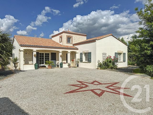 maison à vendre - 7 pièces - 190.0 m2 - FONTENAY LE COMTE - 85 - PAYS-DE-LOIRE - Century 21 Solution Immobilière