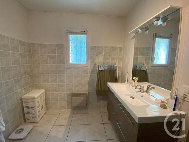 maison à vendre - 7 pièces - 142.0 m2 - ST MICHEL EN L HERM - 85 - PAYS-DE-LOIRE - Century 21 Solution Immobilière