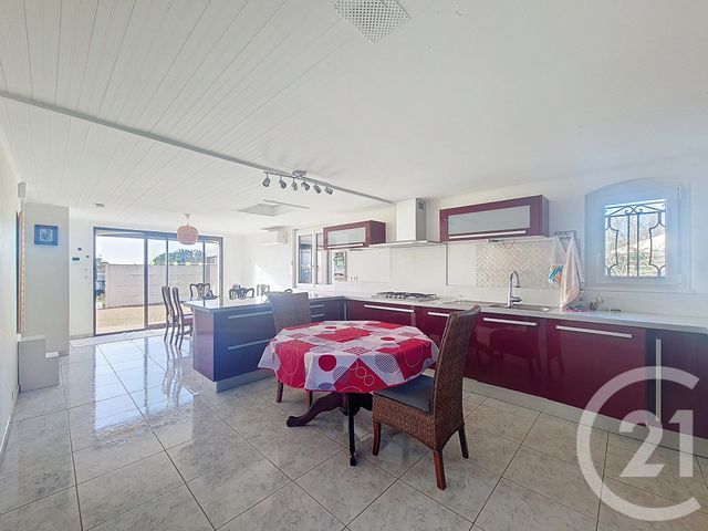 maison à vendre - 6 pièces - 163.23 m2 - ST MICHEL EN L HERM - 85 - PAYS-DE-LOIRE - Century 21 Solution Immobilière