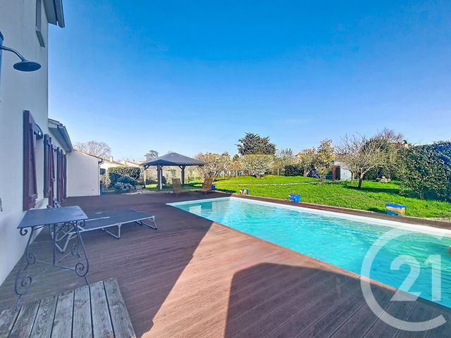 maison à vendre - 6 pièces - 163.23 m2 - ST MICHEL EN L HERM - 85 - PAYS-DE-LOIRE - Century 21 Solution Immobilière