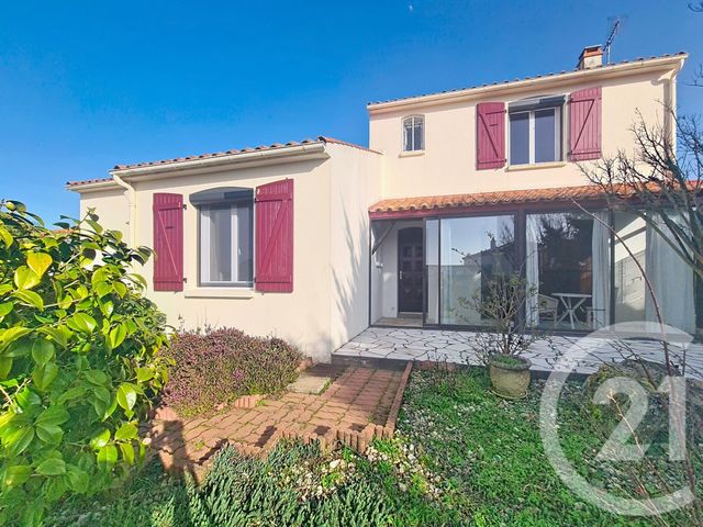 maison à vendre - 6 pièces - 163.23 m2 - ST MICHEL EN L HERM - 85 - PAYS-DE-LOIRE - Century 21 Solution Immobilière