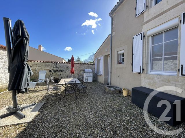 maison à vendre - 8 pièces - 190.0 m2 - NALLIERS - 85 - PAYS-DE-LOIRE - Century 21 Solution Immobilière