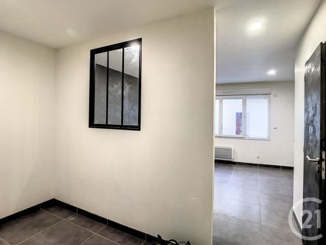 Appartement T2 à louer - 2 pièces - 30.0 m2 - LUCON - 85 - PAYS-DE-LOIRE - Century 21 Solution Immobilière