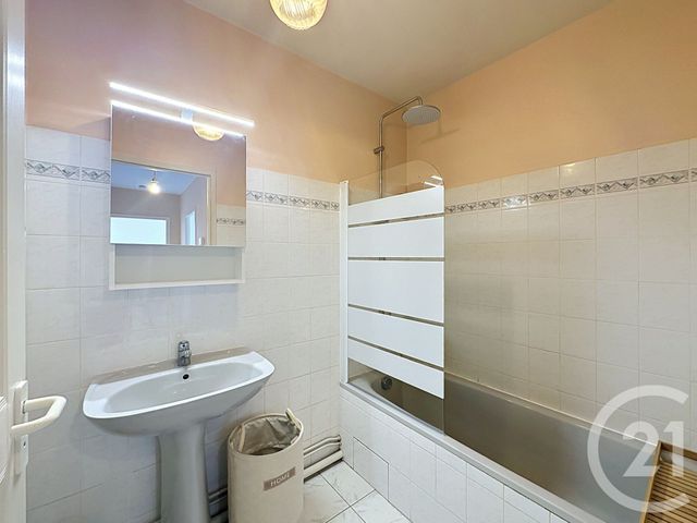 Appartement T2 à louer - 2 pièces - 52.93 m2 - LA ROCHE SUR YON - 85 - PAYS-DE-LOIRE - Century 21 Solution Immobilière