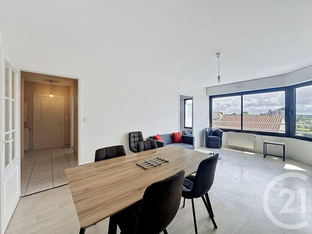 Appartement T2 à louer - 2 pièces - 52.93 m2 - LA ROCHE SUR YON - 85 - PAYS-DE-LOIRE - Century 21 Solution Immobilière