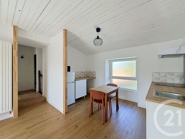 Appartement T2 à louer - 2 pièces - 41.72 m2 - LUCON - 85 - PAYS-DE-LOIRE - Century 21 Solution Immobilière