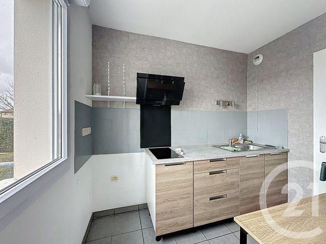 Appartement T2 à louer - 2 pièces - 56.43 m2 - LUCON - 85 - PAYS-DE-LOIRE - Century 21 Solution Immobilière