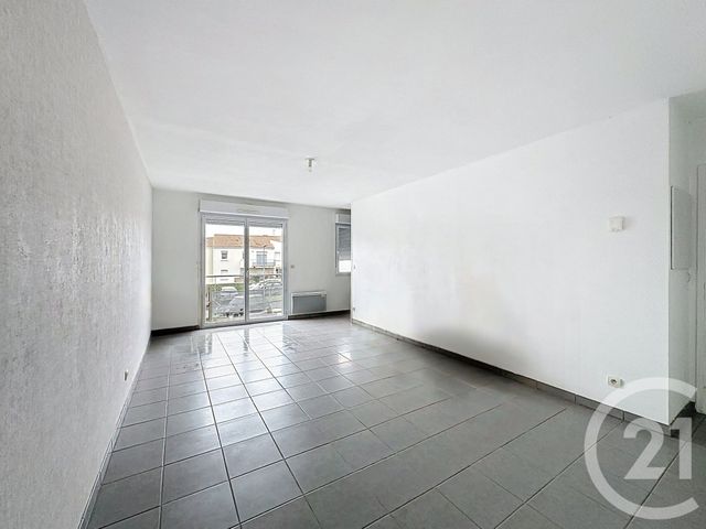 Appartement T2 à louer - 2 pièces - 56.43 m2 - LUCON - 85 - PAYS-DE-LOIRE - Century 21 Solution Immobilière