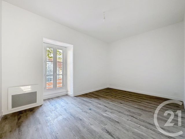 Appartement T3 à louer - 3 pièces - 51.51 m2 - LUCON - 85 - PAYS-DE-LOIRE - Century 21 Solution Immobilière