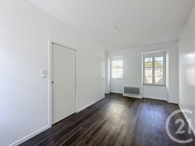 Appartement T2 à louer - 2 pièces - 44.6 m2 - LUCON - 85 - PAYS-DE-LOIRE - Century 21 Solution Immobilière