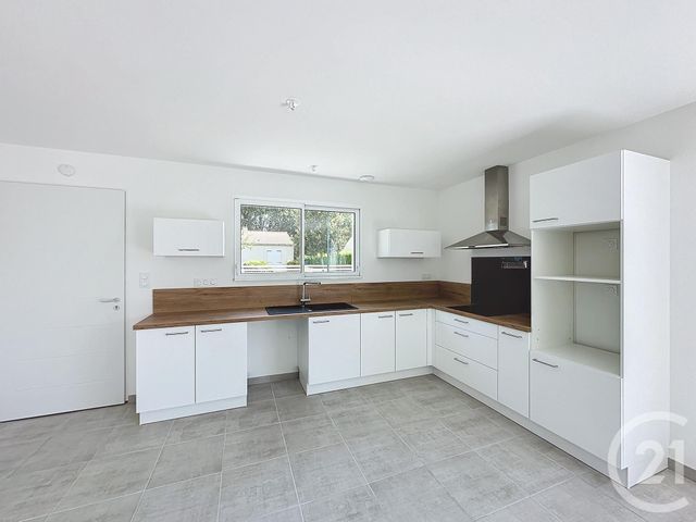 maison à louer - 4 pièces - 84.0 m2 - MOUTIERS SUR LE LAY - 85 - PAYS-DE-LOIRE - Century 21 Solution Immobilière