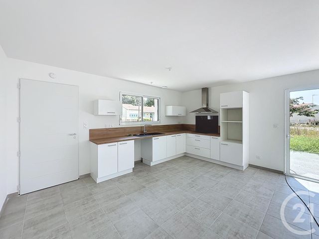 maison à louer - 4 pièces - 84.0 m2 - MOUTIERS SUR LE LAY - 85 - PAYS-DE-LOIRE - Century 21 Solution Immobilière