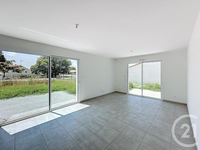 maison à louer - 4 pièces - 84.0 m2 - MOUTIERS SUR LE LAY - 85 - PAYS-DE-LOIRE - Century 21 Solution Immobilière