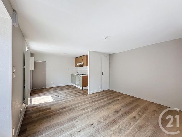 Appartement T3 à louer - 3 pièces - 49.5 m2 - LUCON - 85 - PAYS-DE-LOIRE - Century 21 Solution Immobilière