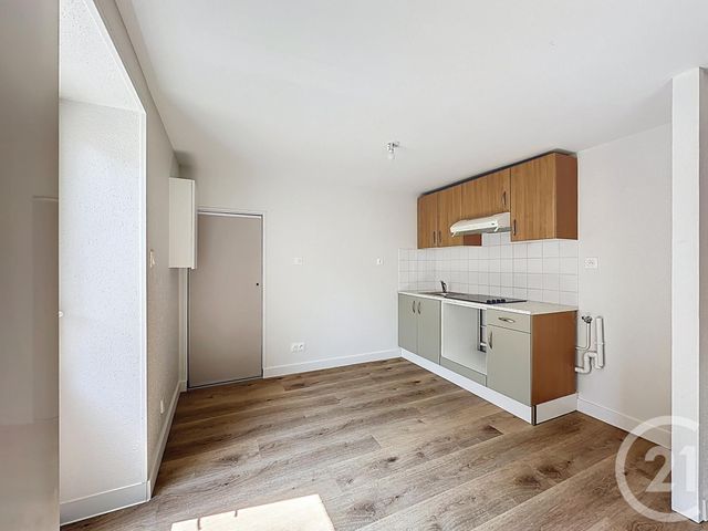 Appartement T3 à louer - 3 pièces - 49.5 m2 - LUCON - 85 - PAYS-DE-LOIRE - Century 21 Solution Immobilière