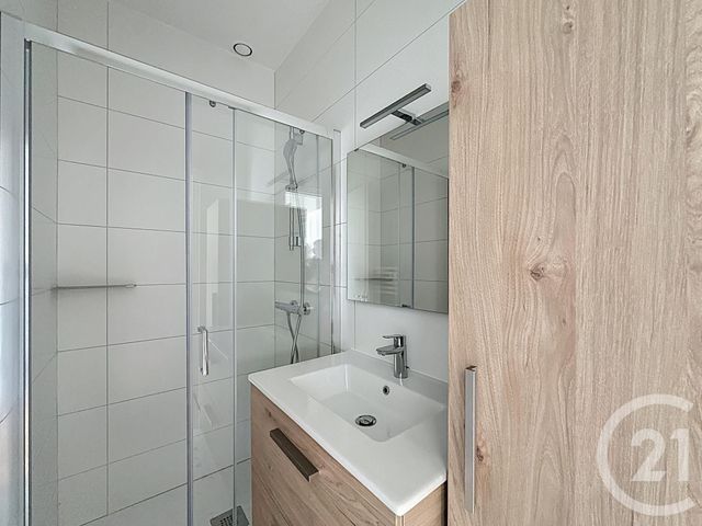 Appartement T3 à louer - 3 pièces - 49.5 m2 - LUCON - 85 - PAYS-DE-LOIRE - Century 21 Solution Immobilière