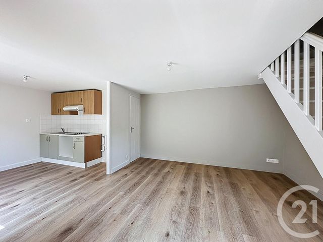 Appartement T3 à louer - 3 pièces - 49.5 m2 - LUCON - 85 - PAYS-DE-LOIRE - Century 21 Solution Immobilière