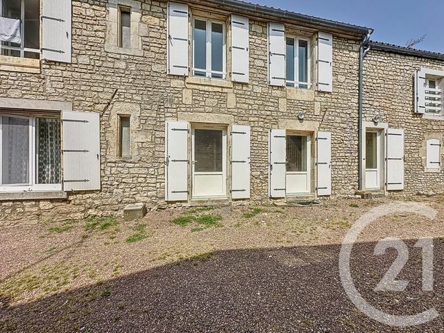 Appartement T3 à louer - 3 pièces - 49.5 m2 - LUCON - 85 - PAYS-DE-LOIRE - Century 21 Solution Immobilière