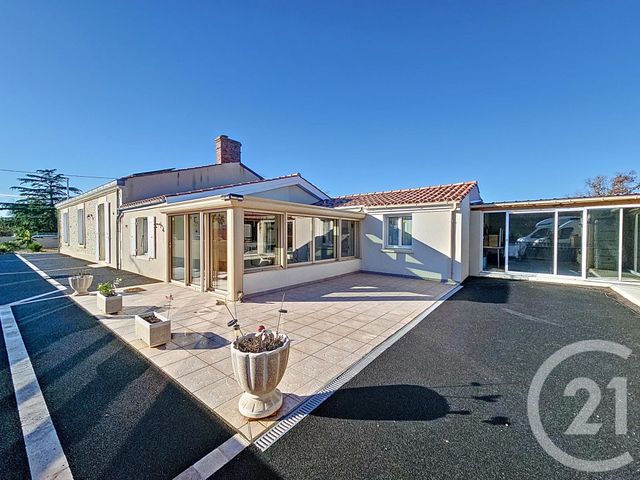 Afficher la photo en grand maison à vendre - 5 pièces - 145.5 m2 - LA TAILLEE - 85 - PAYS-DE-LOIRE - Century 21 Solution Immobilière